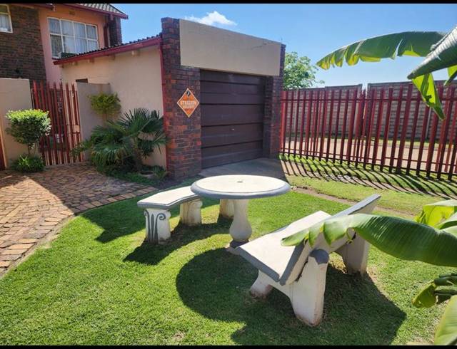 2 BEDROOM APARTMENT FOR SALE IN EAST GEDULD